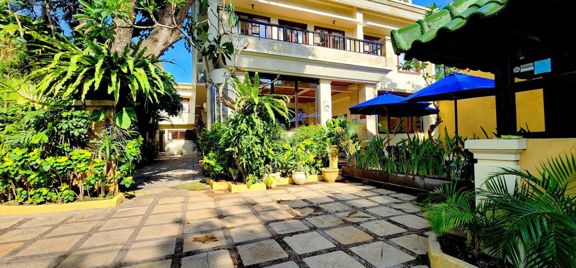 Bali Emerald Apartments Sanur  Exterior photo