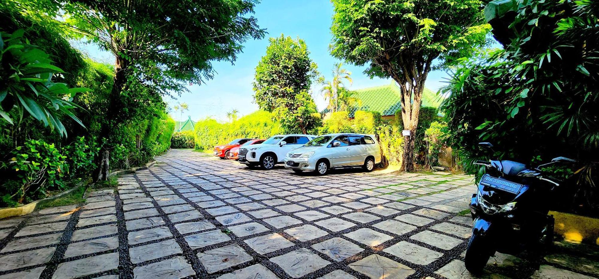 Bali Emerald Apartments Sanur  Exterior photo